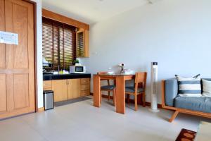 Kuchyň nebo kuchyňský kout v ubytování 206 Ao Nang, Private Sea View Pool Villa