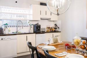 Köök või kööginurk majutusasutuses Cypress BnB