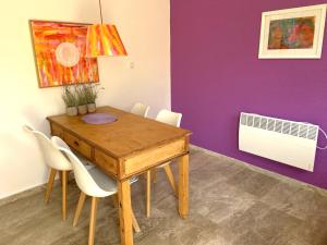 A seating area at The Beachhouse Apartments