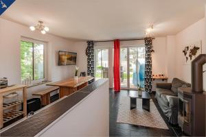 Köök või kööginurk majutusasutuses Waldsiedlung Kontraste