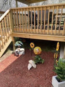 Balkón nebo terasa v ubytování Private Cozy Hideaway with Deck Escape Austin 35mi