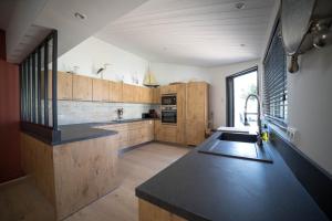 Kuchyň nebo kuchyňský kout v ubytování ILE DE RÉ - Villa Sylvabelle