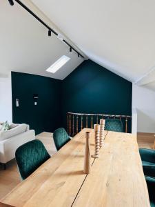 Кровать или кровати в номере Duplex hyper centre +14 фотографий