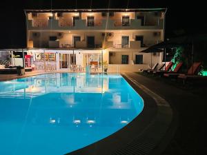 Bazén v ubytování Melitsa corfu hotel nebo v jeho okolí