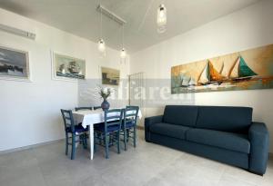 Χώρος καθιστικού στο Mayflower, terrazza vista mare, clima e posto auto a 50 metri dal mare! by Alfareal