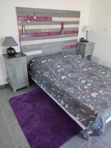 Postel nebo postele na pokoji v ubytování Gîte Sous les Chênes + 11 fotografií