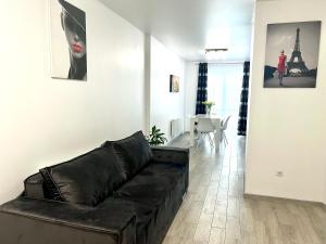 Posedenie v ubytovaní OSapart Nice apartment in a complex Great Britain