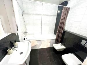 Kúpeľňa v ubytovaní OSapart Nice apartment in a complex Great Britain