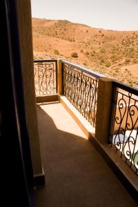 d'un balcon avec vue sur le désert. dans l'établissement tierra plana, à Sidi Ifni