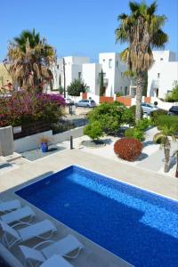 Πισίνα στο ή κοντά στο Chloraka Sunset View