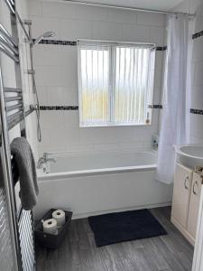 Ένα μπάνιο στο Beautiful Home near Birmingham