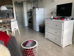 Kuchyňa alebo kuchynka v ubytovaní Au pied des pistes Côte 2000 - Le Balcon de Villard de Lans