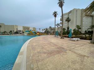 Bazén v ubytování Folla Monastir Palm Lake Resort nebo v jeho okolí