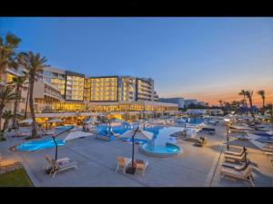 Bazén v ubytování Folla Monastir Palm Lake Resort nebo v jeho okolí