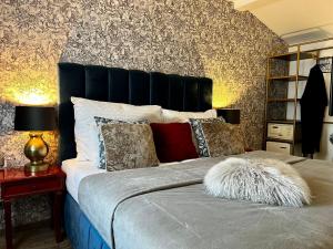 Postel nebo postele na pokoji v ubytování Antik Hotel Prague + 37 fotografií