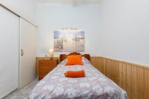 Postel nebo postele na pokoji v ubytování YourHouse Petita, beach house in Majorca North