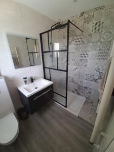 Koupelna v ubytování Gîte du Solnan