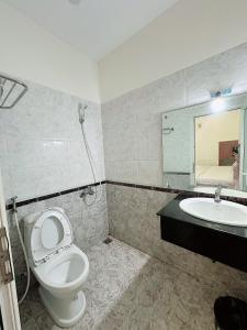 Koupelna v ubytování THIÊN ANH HOTEL
