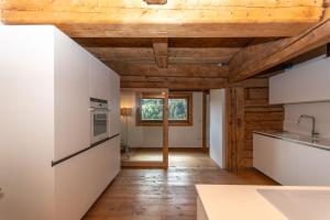 Köök või kööginurk majutusasutuses Arabba Bright Loft