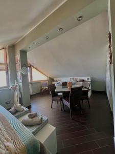 Posezení v ubytování Un loft a Serapo