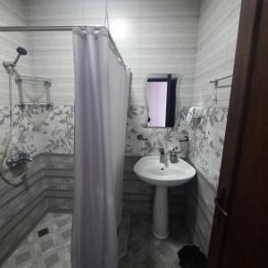 A bathroom at GIO-NIKA