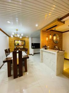 Predvorje ili recepcija u objektu Transient Homestay Eastwood Baan