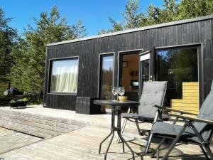 Το κτήριο όπου στεγάζεται  η παραθεριστική κατοικία +1 φωτογραφίες