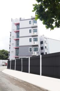 Budova, kde se aparthotel nachází
