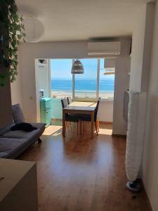 Vista general del mar o vista desde el departamento