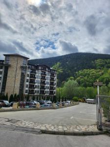 Nespecifikovaný výhled na hory nebo výhled na hory při pohledu z hotelu