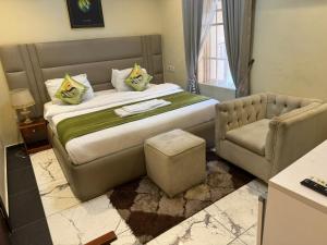 Sugarland Hotel and Suite
