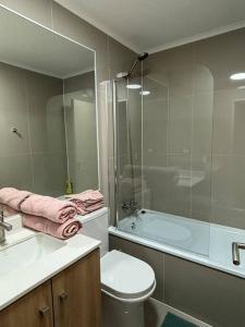 Ένα μπάνιο στο Departamento Home Studio