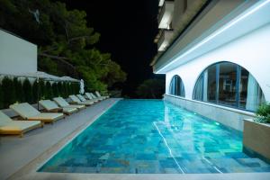 Bazén v ubytování GREAT WHITE HOTEL nebo v jeho okolí