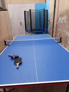 Stolní tenis v ubytování Julie Home Chalet nebo okolí