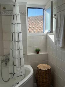 Koupelna v ubytování Artaki beach house with view + 24 fotografií