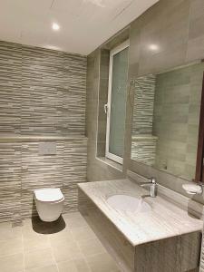 Iveria Hotel Apartments tesisinde bir banyo