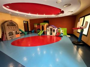 Miniclub di Alken Studio - Amazing Superior Studio with Marvellous Marina View in the Pearl, Doha