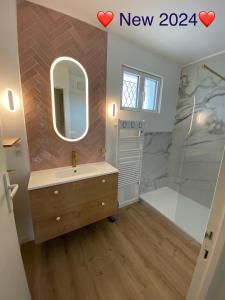 Ένα μπάνιο στο Mer & Relax - parking - wifi - terrasse - mer