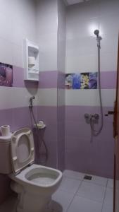 Ett badrum på Assia's appartement