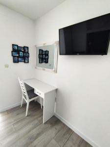 TV a/nebo společenská místnost v ubytování Anita Apartments