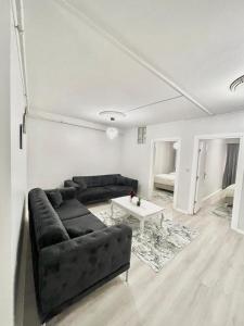 A seating area at EYM Apart Hotel Nişantaşı