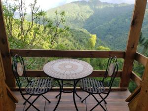 Balkon oz. terasa v nastanitvi Ridge View Cottage Blue Mountain Wilderness Retreat