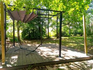 Aed väljaspool majutusasutust Le Parc Jean Édouard - Spa avec jacuzzi privé - Superbe villa 4 chambres - 9 couchages - 6 lits - Poêle - Parking - Climatisation réversible- Terrasse ombragée et grand jardin
