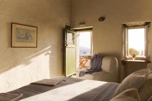 A bed or beds in a room at Alisideri Studios