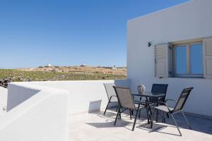 Balkón nebo terasa v ubytování Windmillside Luxury Villas
