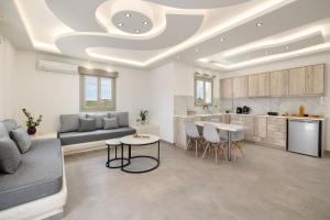 Kuchyň nebo kuchyňský kout v ubytování Windmillside Luxury Villas