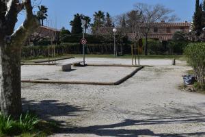Fotografia z galérie ubytovania Joli studio très clair à proximité mer pour 3 personnes v destinácii La Londe-les-Maures