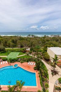 Bazén v ubytování Marcoola Beach Resort nebo v jeho okolí
