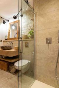 Imagen de la galería de Le Loft des Hospices : Centre/Parking/VueRiviere, en Beaune