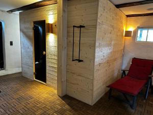 Φωτογραφία από το άλμπουμ του Ostsee Jägerhütte am Waldesrand mit Sauna σε Gelbensande